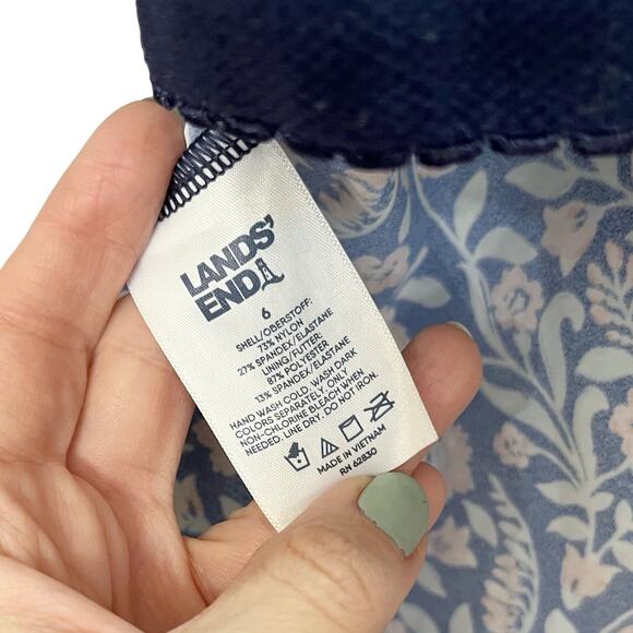 Lands End Tugless One Piece Swimsuit 6 Floral Shelf Bra Modest Low Leg Preppy - Picture 5 of 5